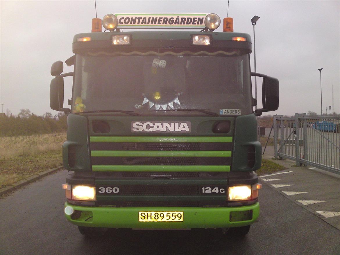 Scania 124 - Fronten som den stort set ser ud nu.
Slingre lamperne mangler på det her billede. billede 12