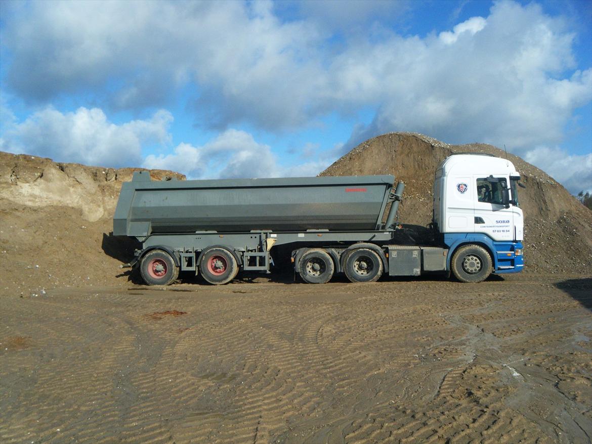 Scania R480 - Fra siden. som i kan se køre jeg meget med den korte trailer. der er noget kommet en 3 akselt trailer mere så nu køre jeg også med den billede 7