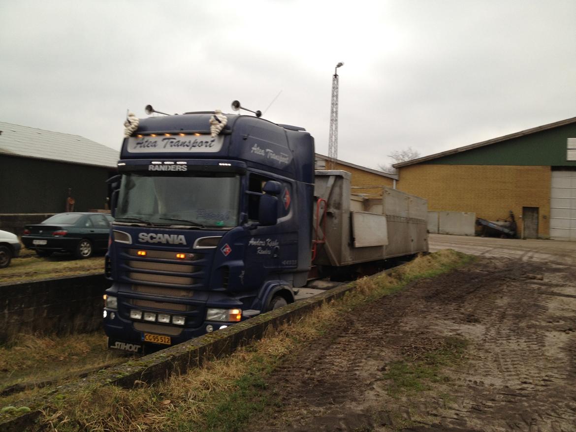 Scania R500 - Den bliver ikke sparet nogen steder, den blir brugt til det hele billede 10