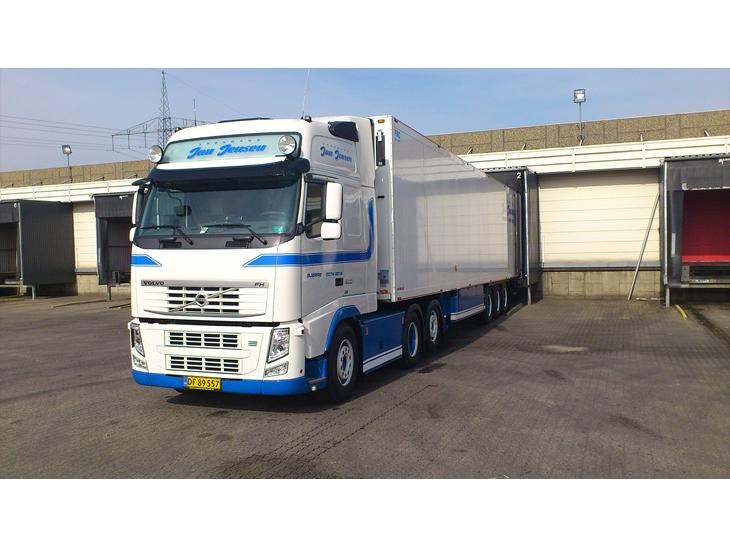 {{currentPhoto.altText}} billede {{currentPhoto.number}}