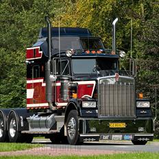 Kenworth W900