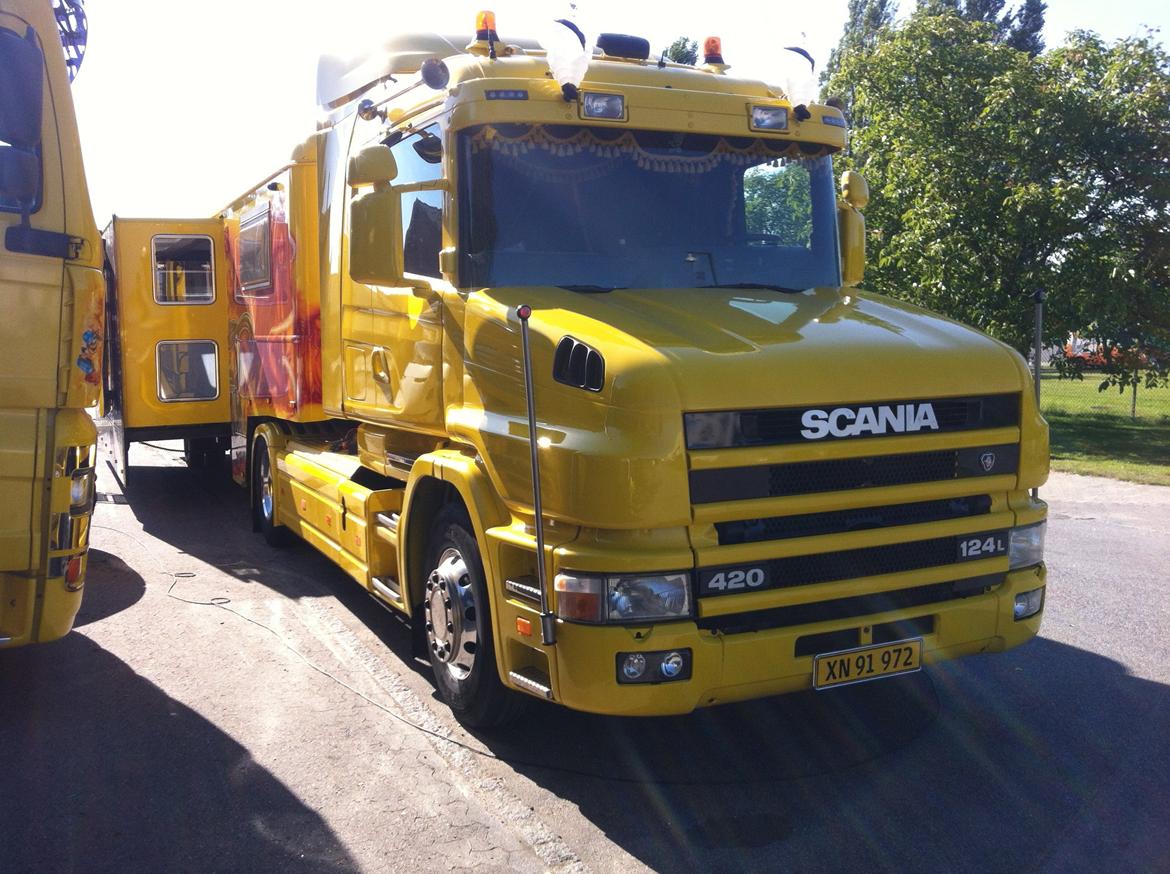 Scania T124L - Hjemme i firmaet billede 2