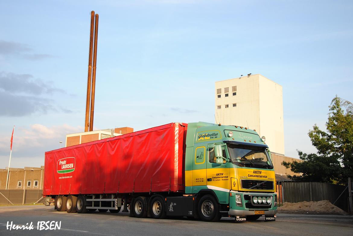 Volvo FH16 - Lemvigh Müller i Randers, klar til afgang mod Kattegat-Ruten i Århus billede 8