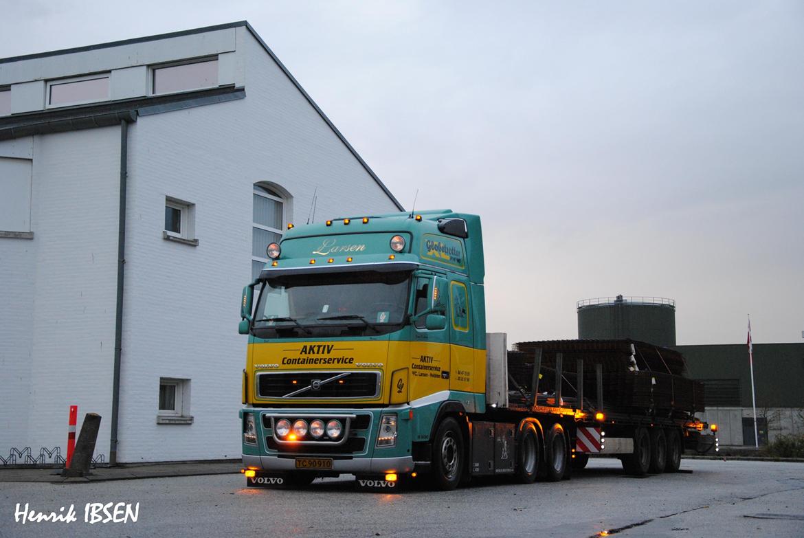 Volvo FH16 - Lemvigh Müller i Randers, klar til afgang mod Kattegat-Ruten i Århus billede 17