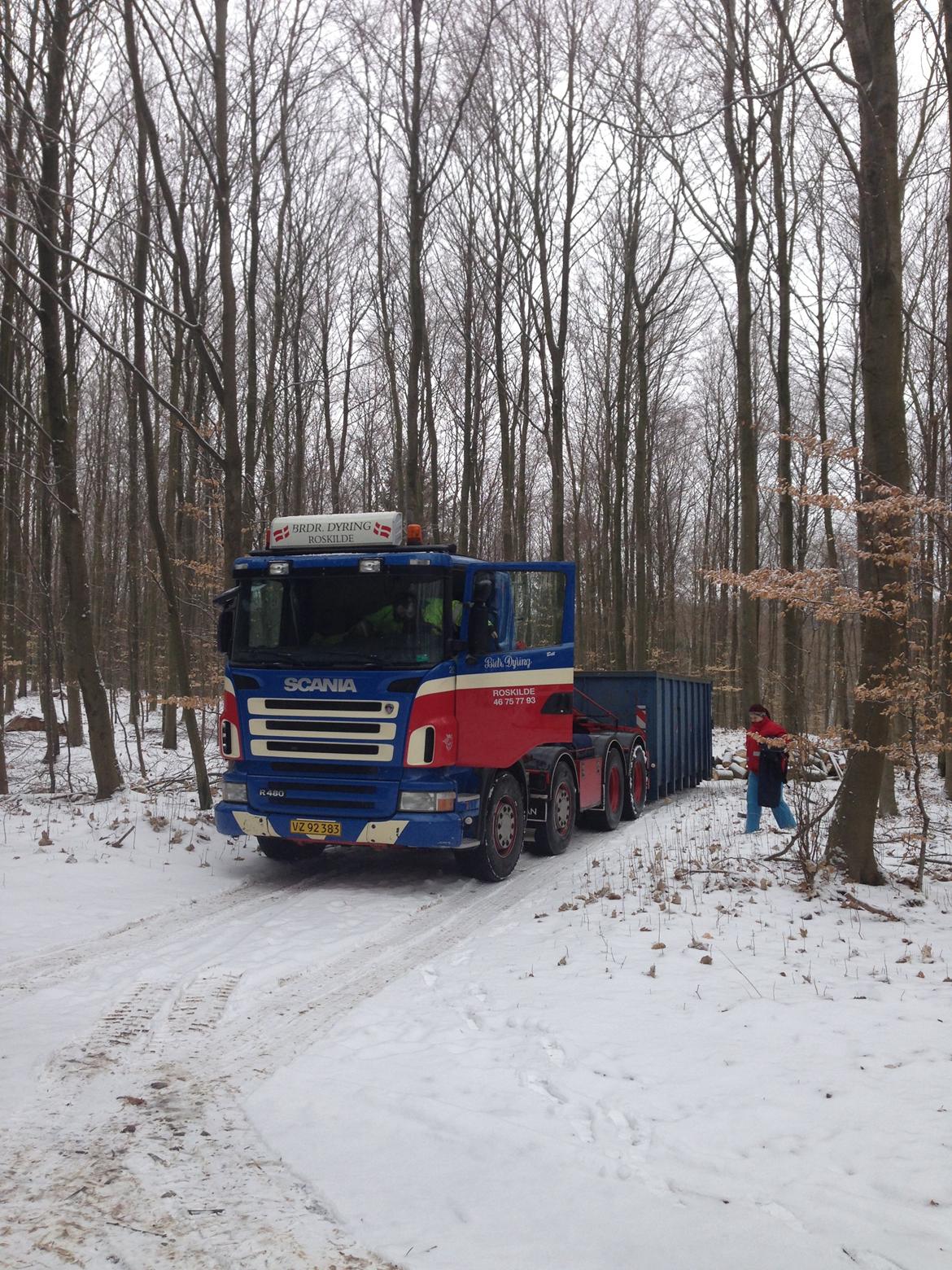 Scania R480 - et billede fra i vinteres da bilen var ude og lev en con i skoven .  billede 5
