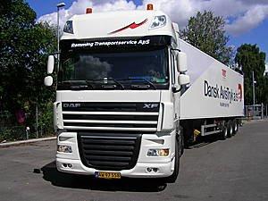 DAF 105 XF - Lige kommet ind af døren. Maj 2007. Traileren er bygget til papir ruller med flydende bund.. Den kunne dog også bruges til meget andet.. billede 7