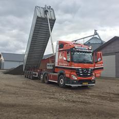 Mercedes Actros 2553