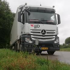 Mercedes Actros 2545