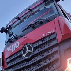 Mercedes Actros 2551