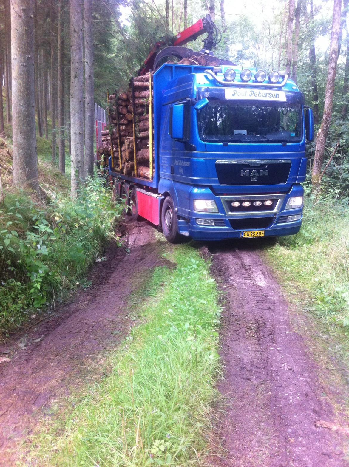 MAN TGX 35.540 - Men fik spændt fra, læsset lidt af hængeren og taget et andet spor, så gik det alligevel :) billede 11