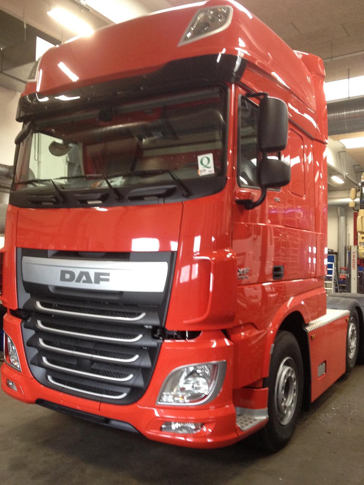 DAF XF (106) - Tilbage fra plydser, og opbygger, klar til det sidste.. billede 9