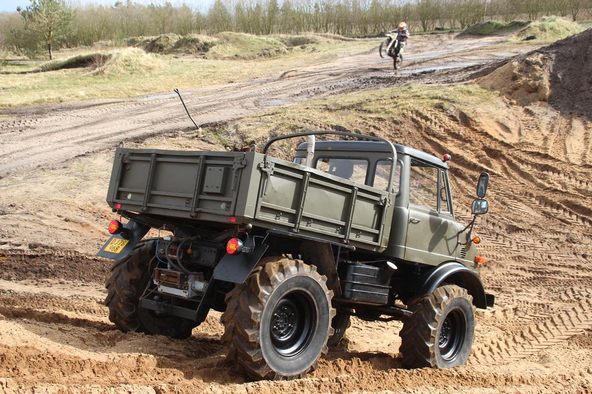 Mercedes Unimog 406 billede 12