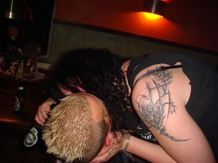 Renegades Mc 14-16 september 2007  - Så bliver Daniel SPIST ;o) he he.... billede 5