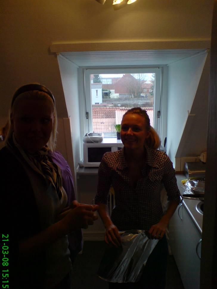 Påskefrokost Silkeborg 21-03-2008 - Heidi og Ak i køkkenet.. billede 4