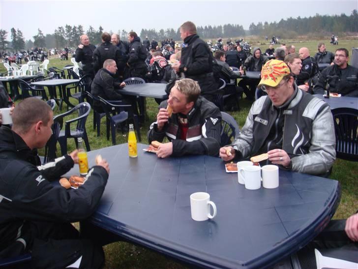 Søby træf/sparkedæk  24/4 2008 - 2 minutter før det begyndte at regne :o) billede 1