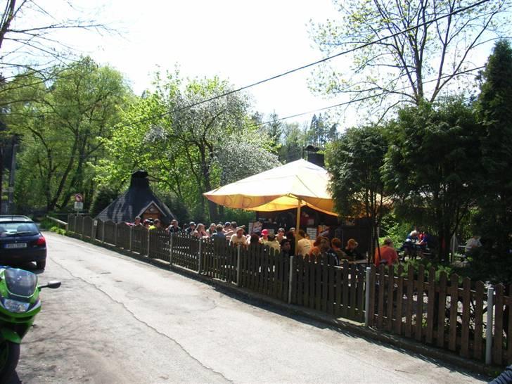 Tur billeder Prag og omegn - Udendørs servering af grill pølser og andet godt billede 2