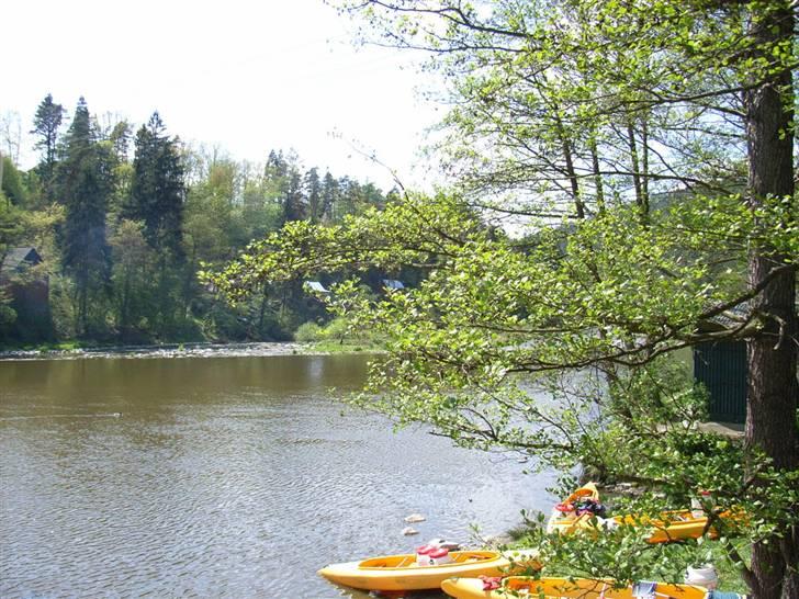 Tur billeder Prag og omegn - Mange besøger hotellet via floden Moldau hvor der kan lejes kanoer.. billede 4