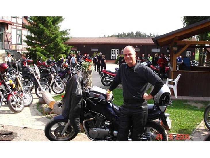 VX 800 træf i Harzen. (Juni 06) - Alles klar..!  til dagens hyggetour.. ca. 190 km..  hvor vi drøner rundt som små poser nødder på de smækre tyske landeveje.. billede 1