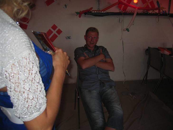 25 Års Fødselsdag - Hmm ja det er så mig... De havde lige en lille overraskelse ;-) billede 13