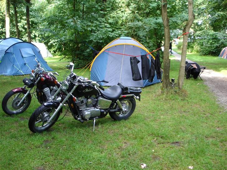 Mc ferie på touring camp og i Ry - Så er vi landet på campen teltet blev sat op næsten alt vores grej var vådt billede 2