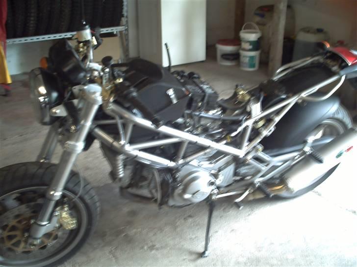 Ducati Monster 1000 - Så fik jeg alle plasticdelene skrællet af. billede 26