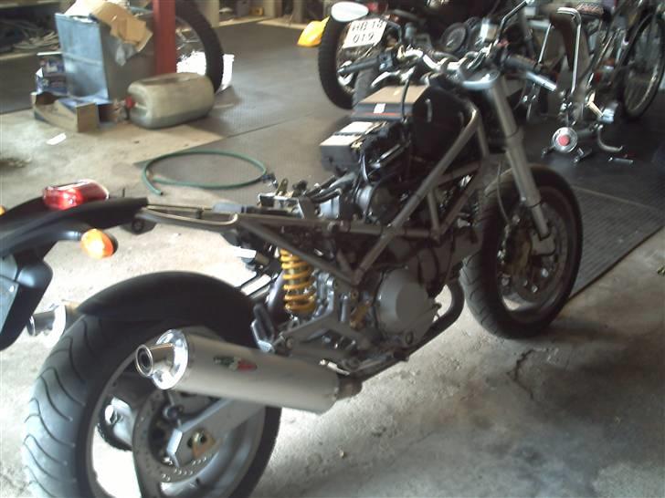 Ducati Monster 1000 - Ikke helt så fræk uden tøj på. billede 27