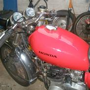 Honda cb500 årg 75