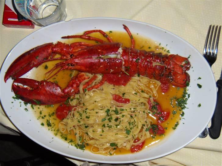 Italien 2008 - Pasta med hummer,- prøv det - det er det lækreste jeg nogen sinde har sat tænderne i (vi fik det samme og spise på aften 2) billede 30