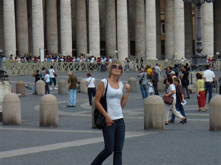 Italien 2008 - Aner ikke hvem hun er - men hun er da nydelig.. ikk`..?? billede 46