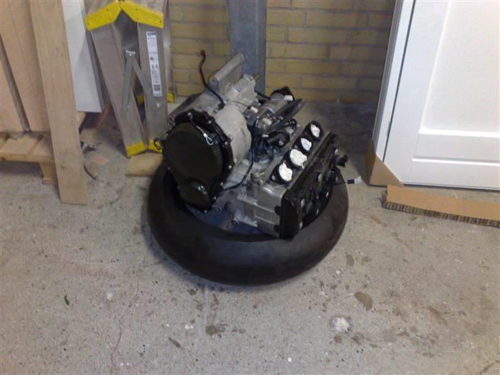 Suzuki GSXR-750 K7 - Motoren er godt nok lidt beskidt... billede 5