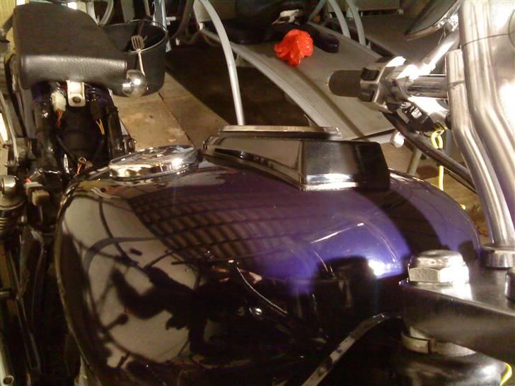 LS650 - Shiney lak - det er guf !

Lilla, sort og chrom spiller fortrinligt sammen ! billede 132