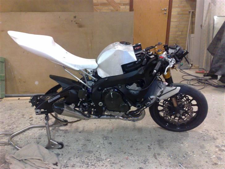 Suzuki GSXR-750 K7 - Der er stadig lang vej. billede 20