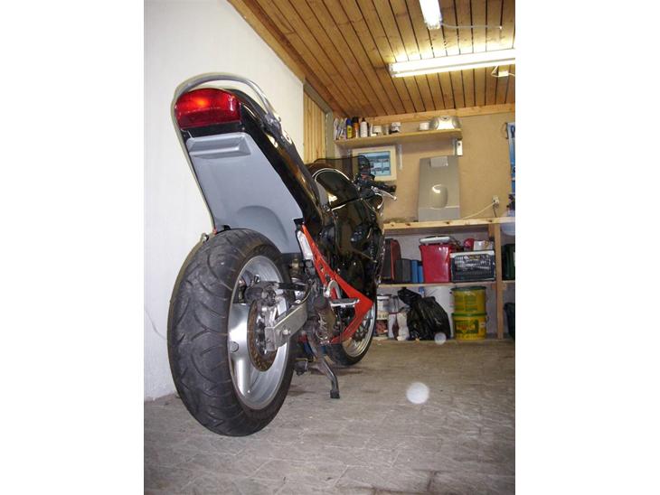 {{currentPhoto.altText}} billede {{currentPhoto.number}}