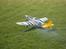 Mens Knud er til møde... - Søndag 26. april: Søndagen bød på et kanon! vejr hele dagen, så der var tid til også at flyve lidt med modelfly. Her ses min Mustang P-51 med 20 ccm 1-cylindret 4-takts metanol motor.