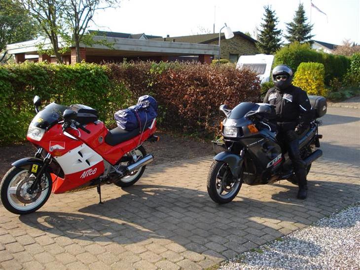 {{currentPhoto.altText}} billede {{currentPhoto.number}}