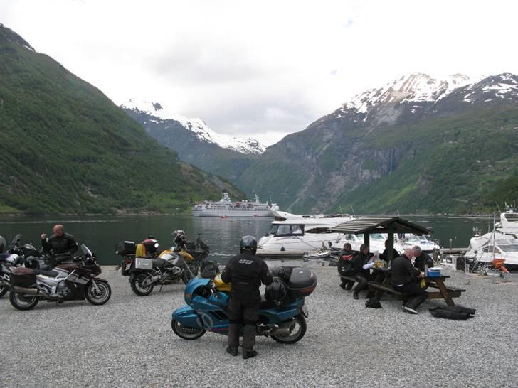 Norge Klanen indtager Polarcirklen - Geianger - når vi er i nærheden, skal frokosten indtages lige her! Og blir det!!! billede 39