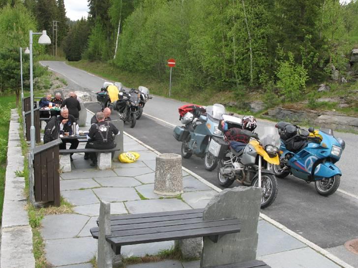Norge Klanen indtager Polarcirklen - Alt får en ende. Sidste frokost i det fri, tørvejret holdt, men næsten kun lige.......... billede 42