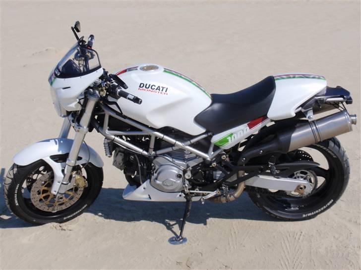 Ducati Monster 1000 billede 2
