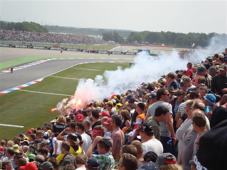 MotoGP TT Assen - Stor jubel på tilskuerpladeserne billede 131