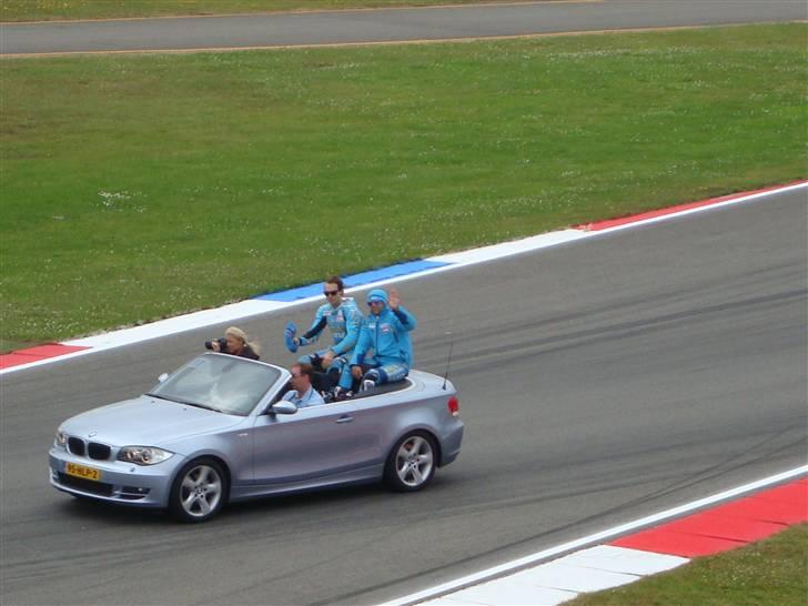 MotoGP TT Assen - MotoGP Riders Parade
Vermeulen
Capirossi billede 86