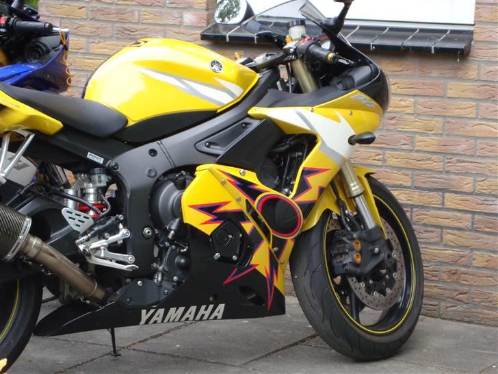 MotoGP TT Assen - På sådan en dag er man da glad for at have en cykel i de rigtige farver;-) billede 137