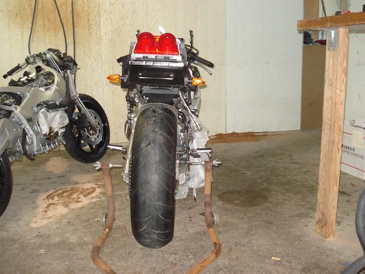 Genopbyg af honda cbr 400 rr Fireblade efter styrt i 06   billede 26