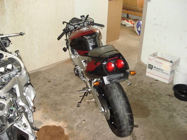 Genopbyg af honda cbr 400 rr Fireblade efter styrt i 06   - Bagerste sidekåber mm monteret billede 28
