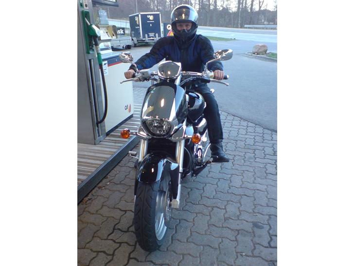 {{currentPhoto.altText}} billede {{currentPhoto.number}}