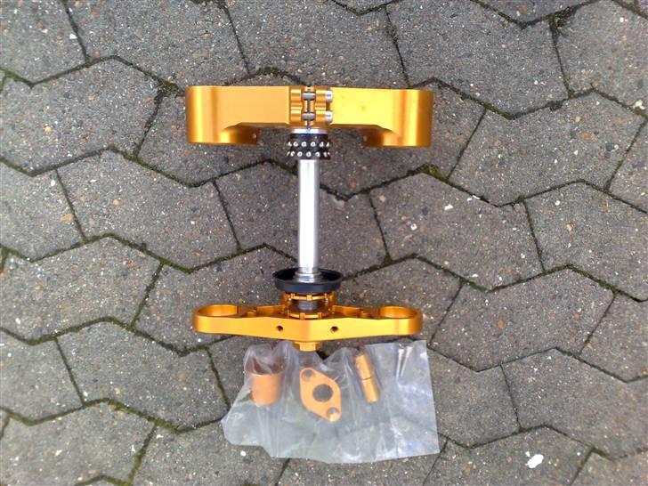 Suzuki GSXR-750 K7 billede 24