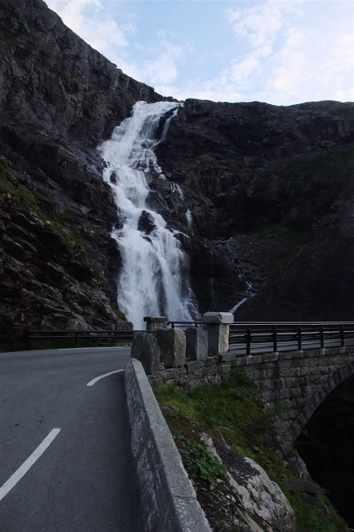 Tur til Polarcirklen, Norge sommeren 2009 - På vej ned af Trollstigen billede 42