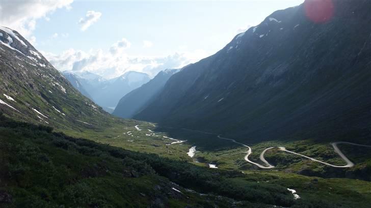 Tur til Polarcirklen, Norge sommeren 2009 - Aner ikke hvor det er, men det var godt nok nogle fede sving! :-) billede 135