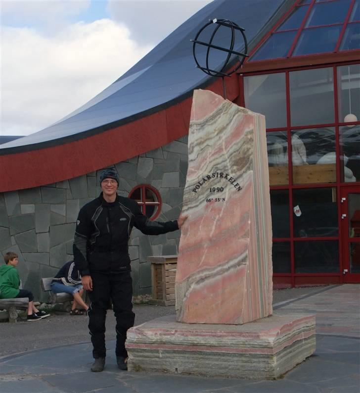 Tur til Polarcirklen, Norge sommeren 2009 del 2 - Polarcirkelcenteret
Ok, der var lidt koldt, men en fed oplevelse at se motorcykler fra overalt i Europa (Syditalien, Polen, Spanien, Tyskland, Bulgarien o.s.v.) billede 54