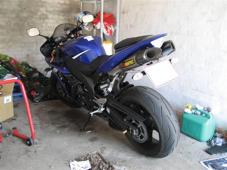 Lidt blandet R1 sjov... - Hjemme i garagen... billede 3