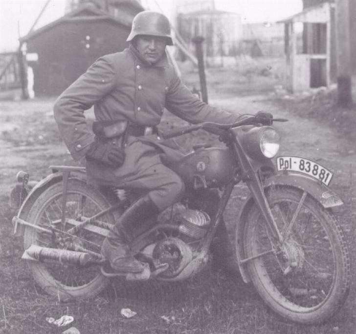 Ardie VF 125 "The Nazi" - Foto af Gestpo i Rusland under anden verdenskrig
Fundet via: Autogallery.org.ru billede 3